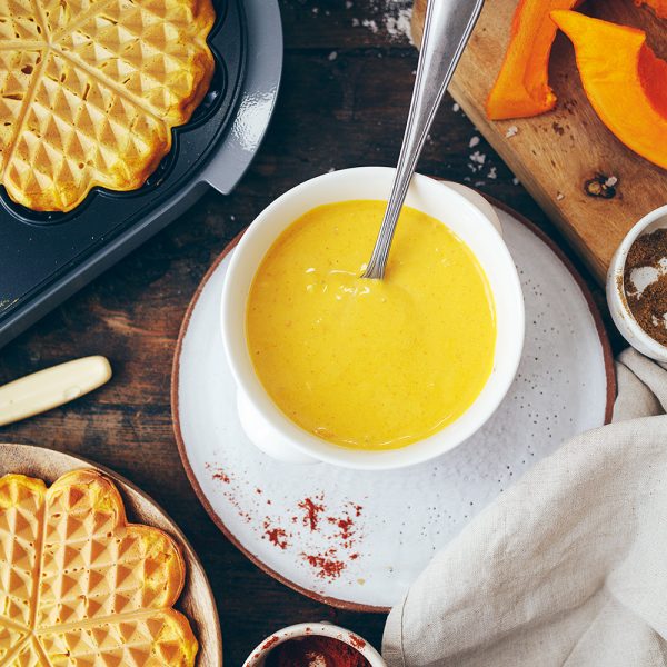 Receita de manteiga de cebola e tamari para acompanhar os Waffles Salgados de Abóbora